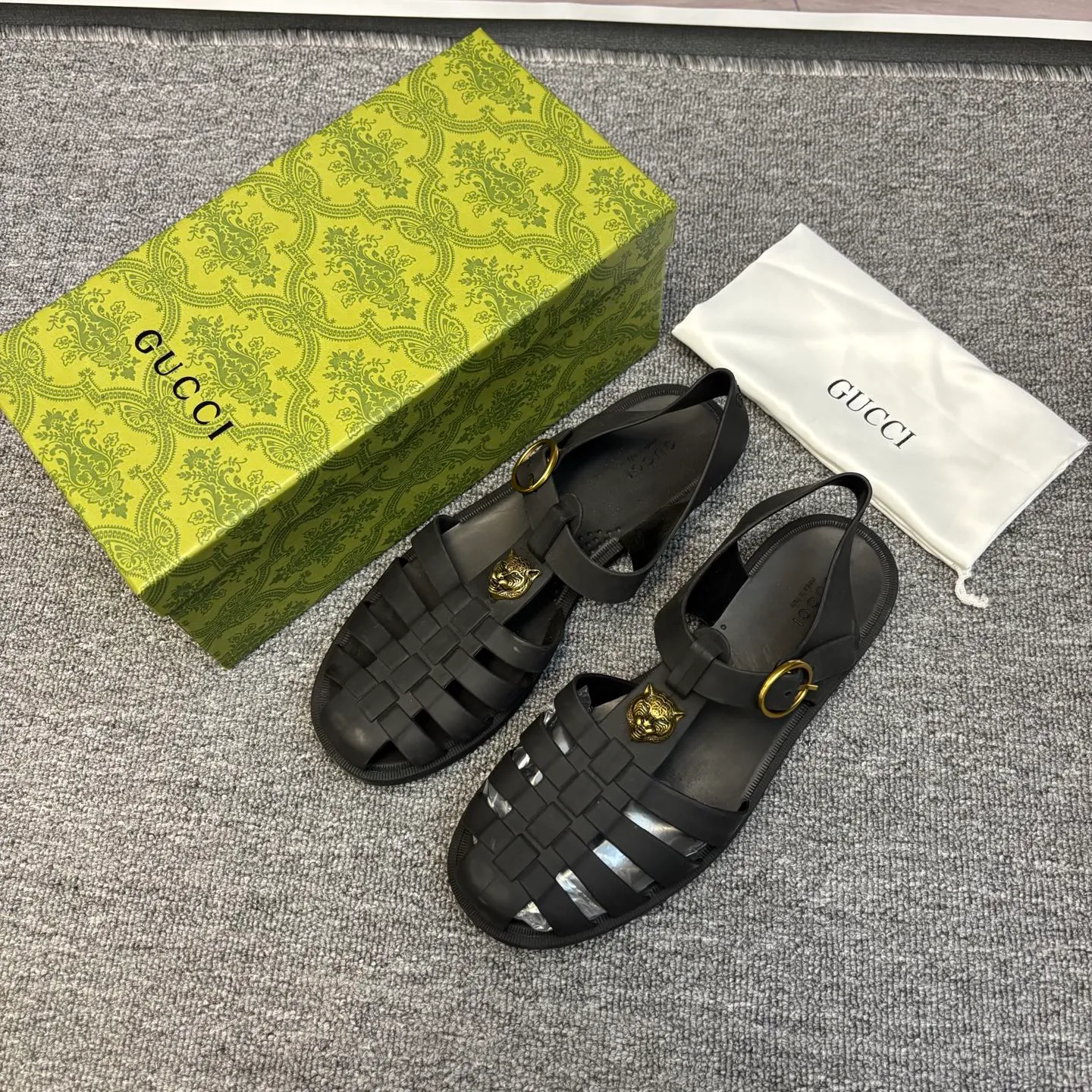 Men's shoes 260💰 [Gucci] Counter quality, top-quality original goods, real photos! Original TPU material, fine workmanship, comfortable; genuine 1:1 replica Size: 36 ~ 46